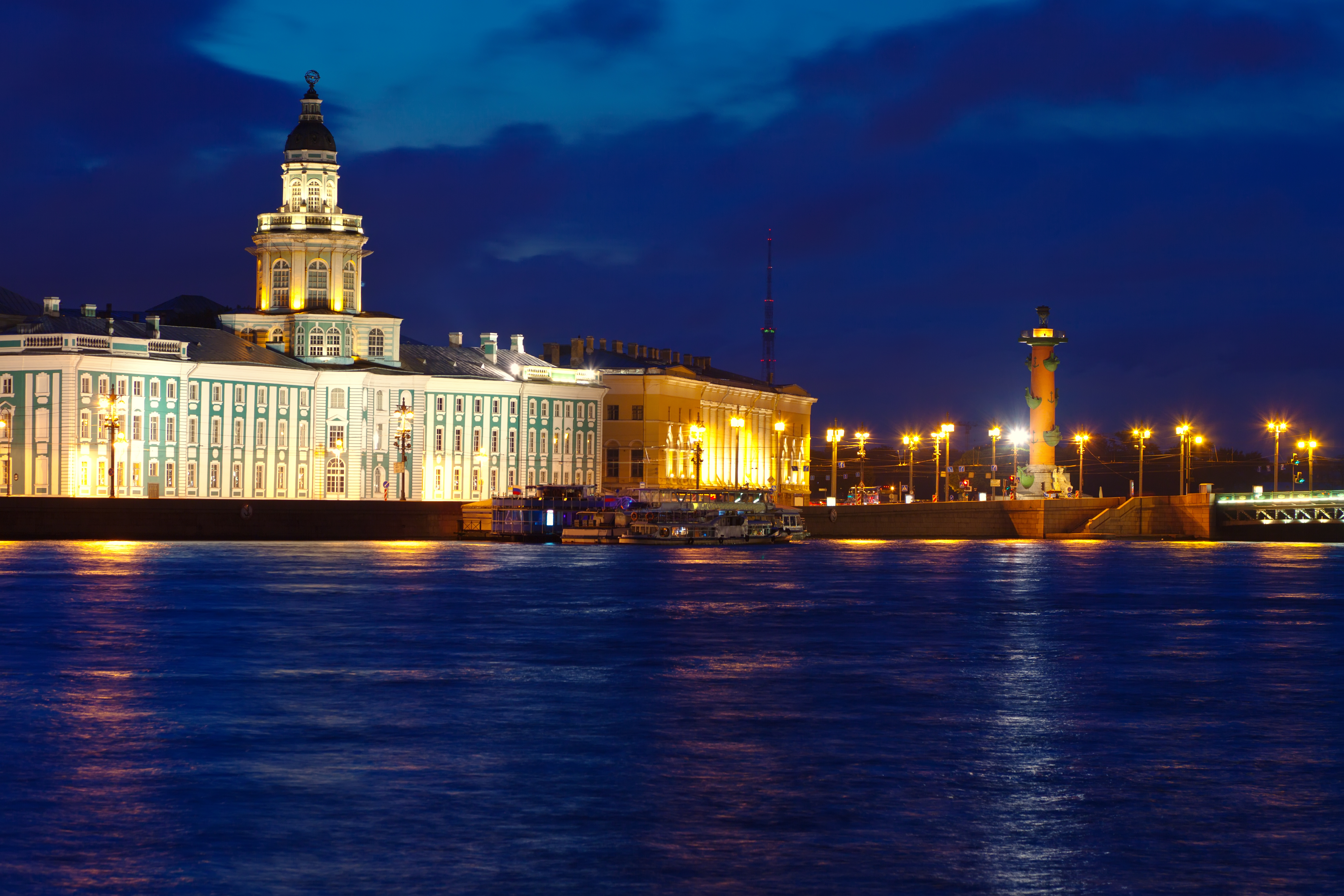 St. Petersburg canals and architecture